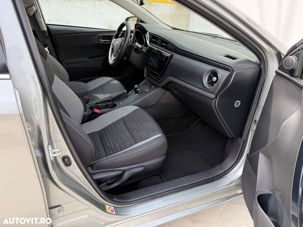 Toyota Auris 1.8 L VVT-i Sol+ - 8