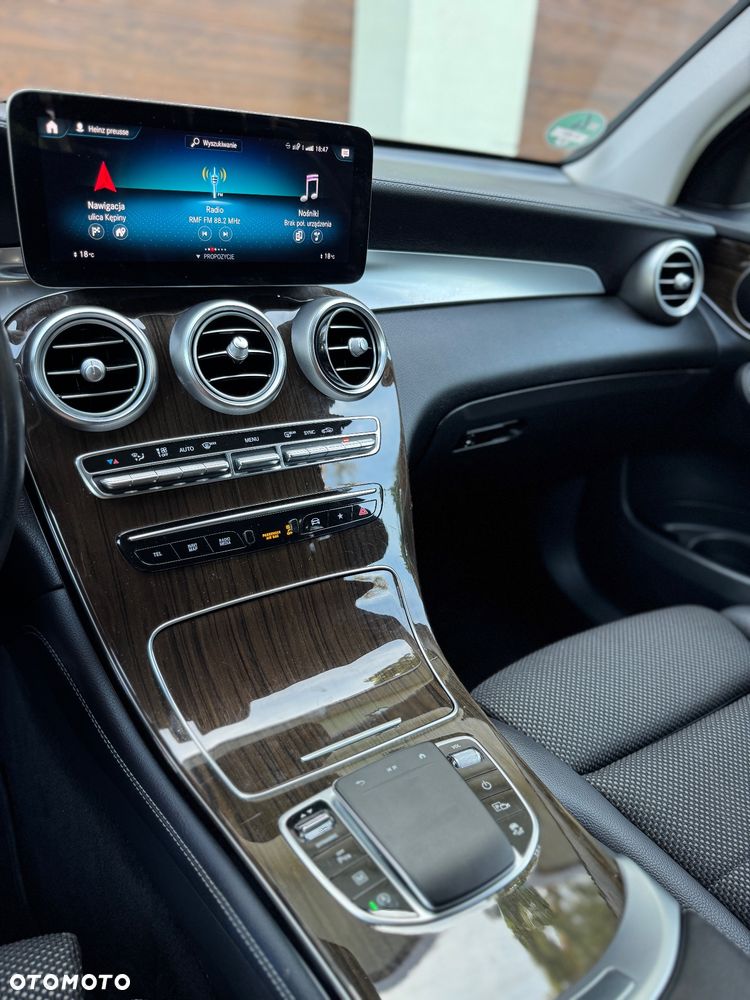 Mercedes-Benz GLC 220 d 4Matic 9G-TRONIC - 29