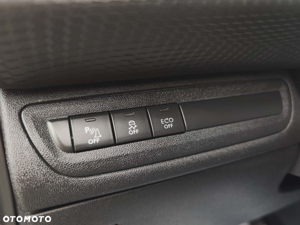 Peugeot 2008 1.2 Pure Tech Allure S&S - 24