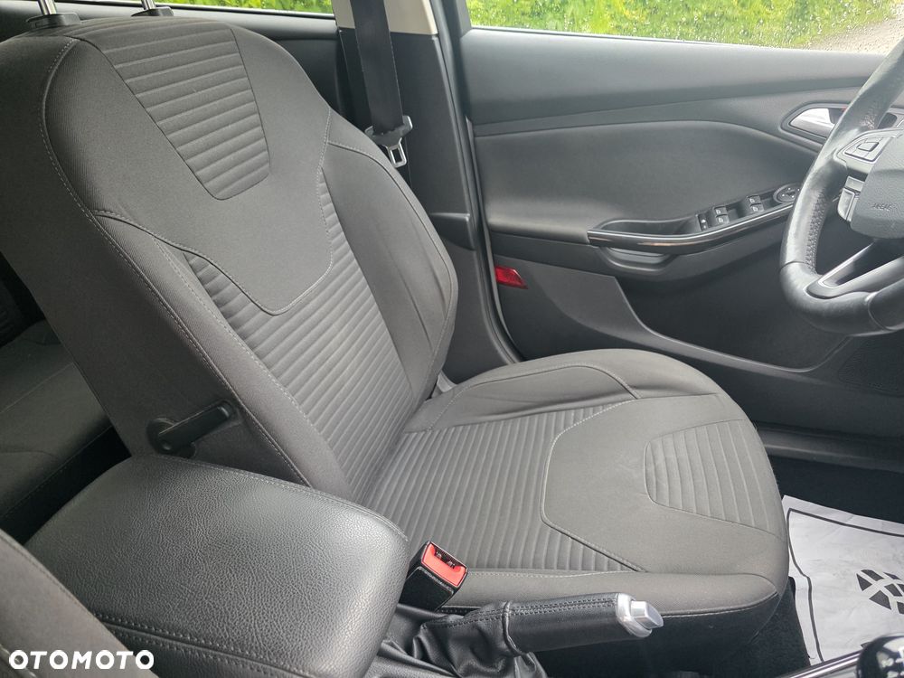 Ford Focus 1.0 EcoBoost STart-Stopp-System TITANIUM DESIGN - 18