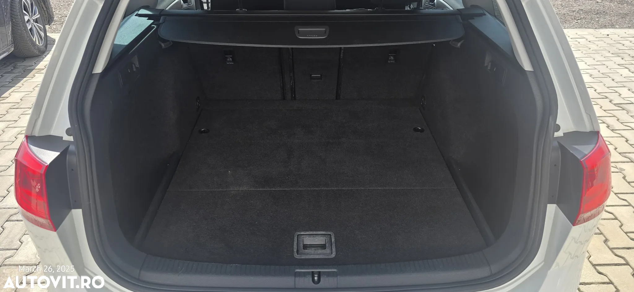 Volkswagen Golf 1.6 TDI DPF DSG BlueMotion Technology Trendline - 18