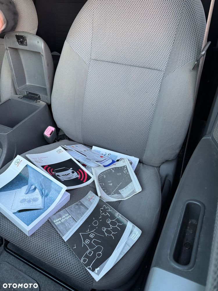 Toyota Hilux 4x4 Double Cab Life - 20