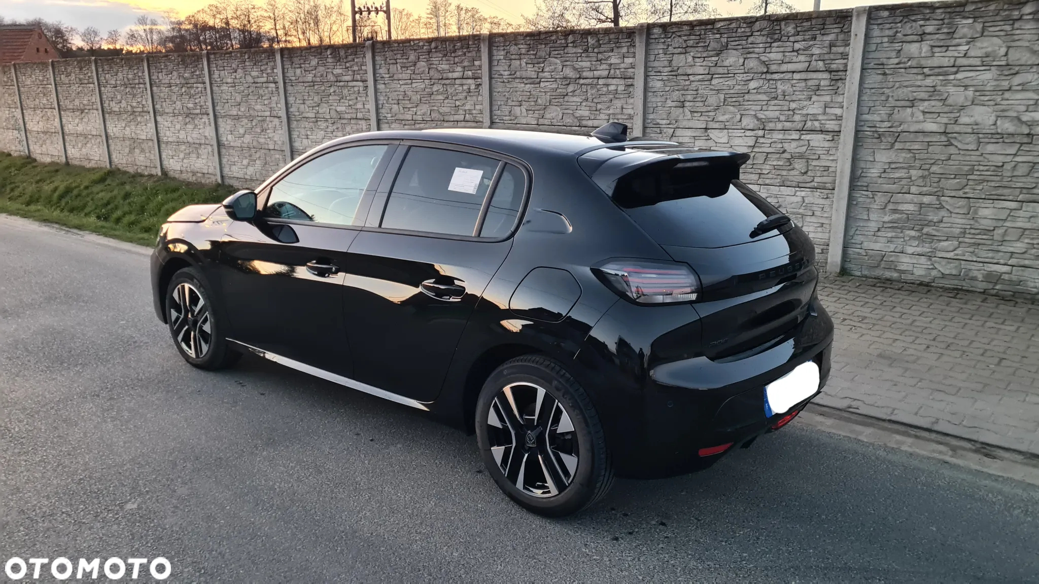Peugeot 208 - 4
