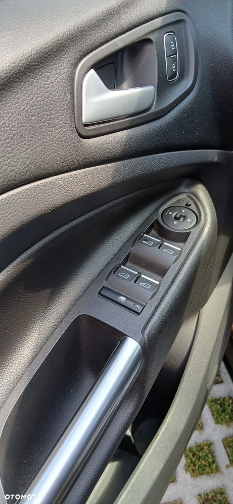 Ford Kuga - 12