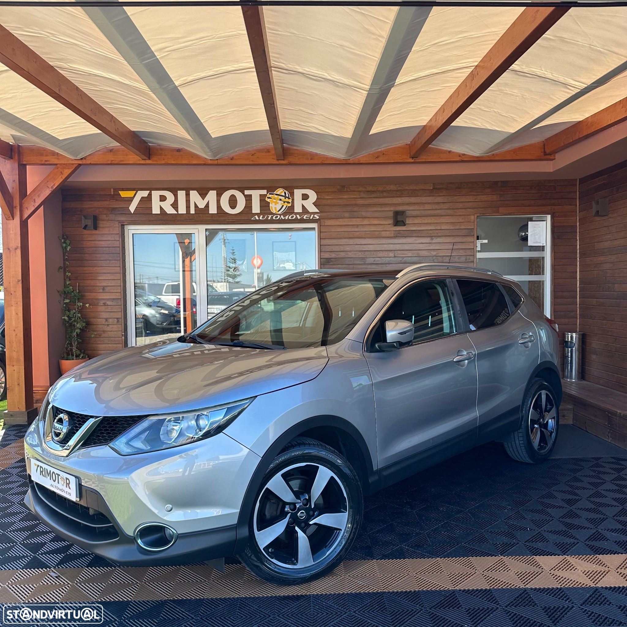 Nissan Qashqai 1.5 dCi N-Connecta 18 RS+PS - 2