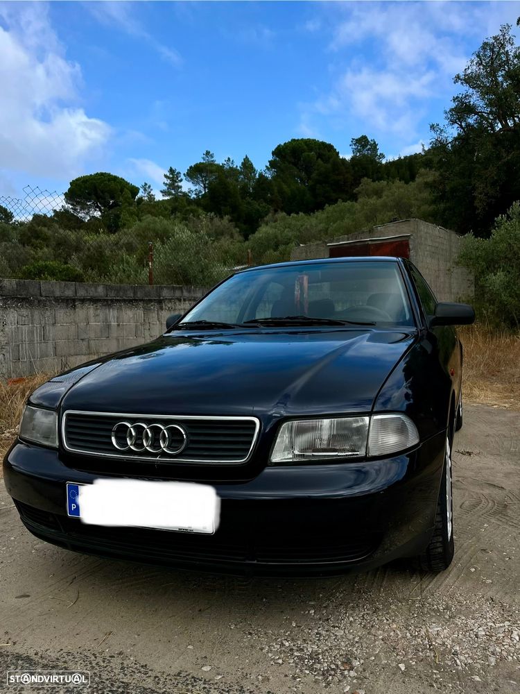 Audi A4 - 1