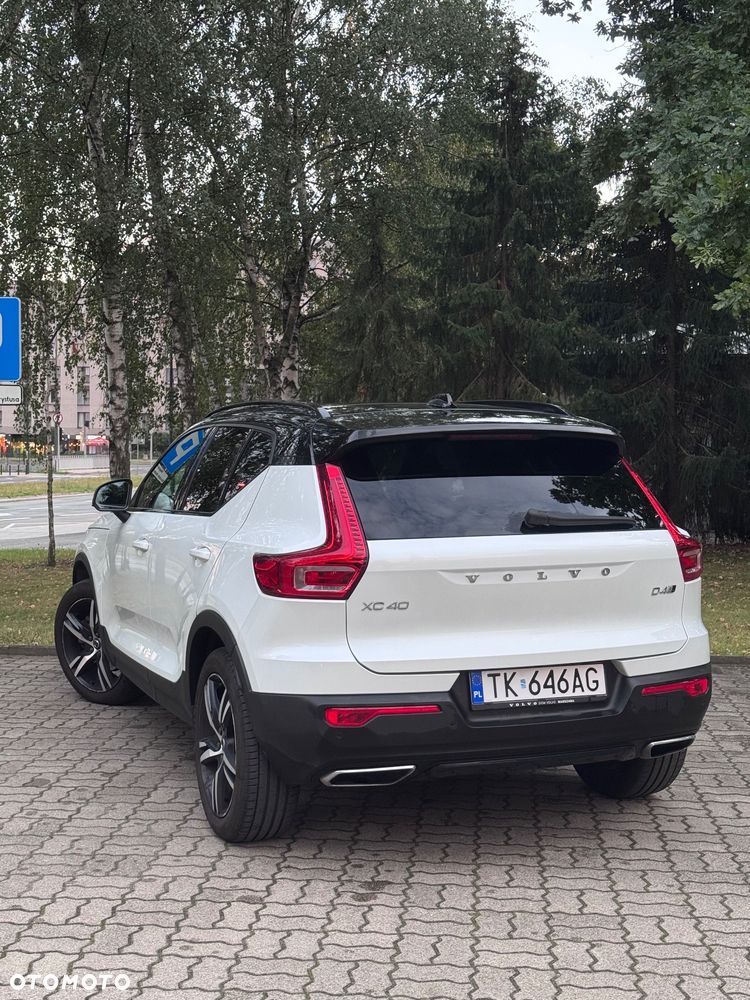 Volvo XC 40 D4 AWD R-Design (Intro Edition) - 10