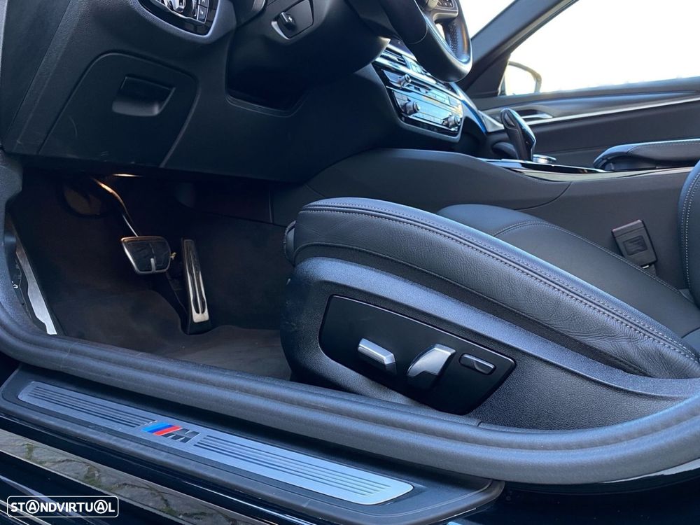 BMW 530 e Pack Desportivo M - 17