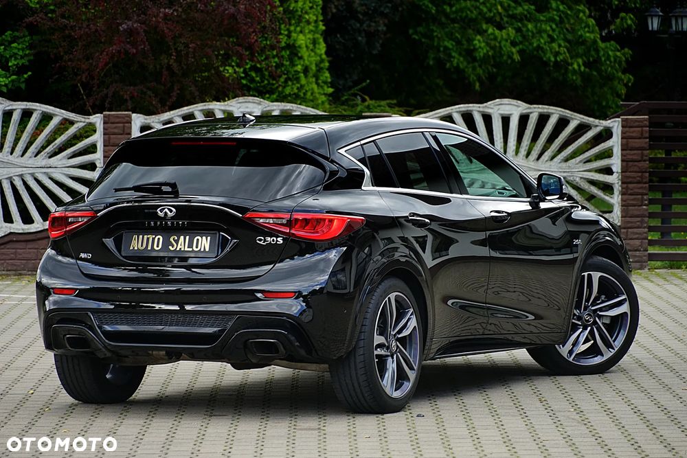 Infiniti Q30 2.0t DCT AWD Sport City Black - 13