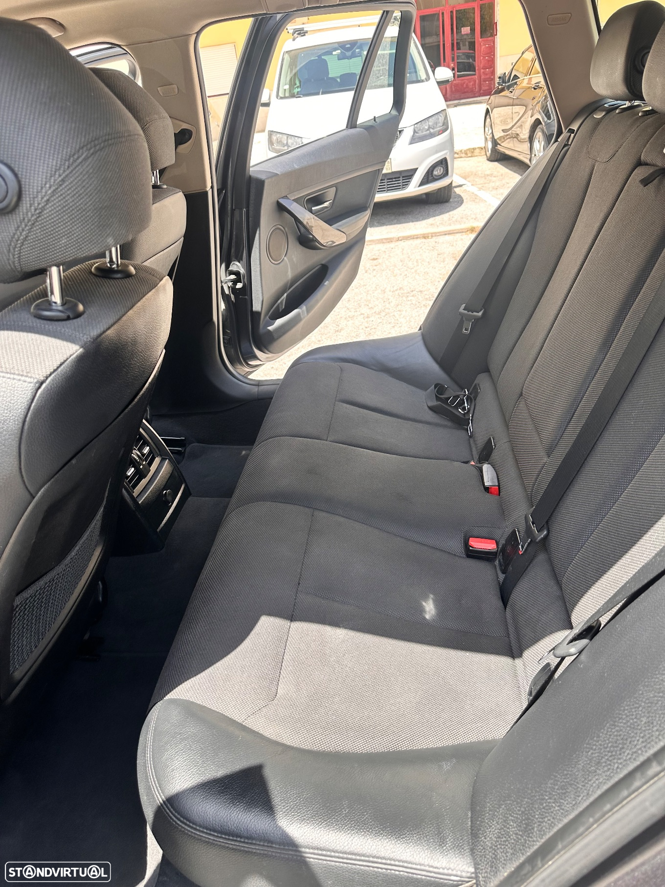 BMW 318 d Touring Aut. Modern Line - 10