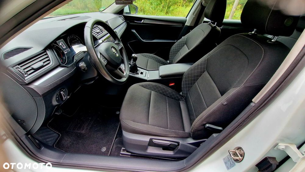 Skoda Superb 2.0 TDI Premium Edition - 22
