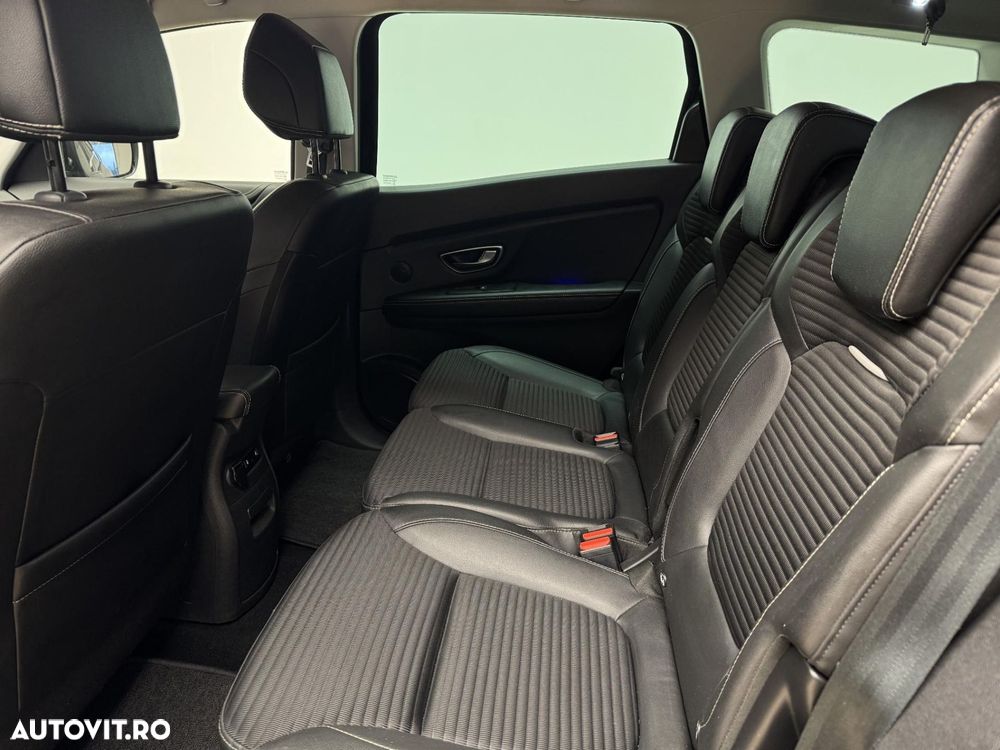 Renault Grand Scenic - 16