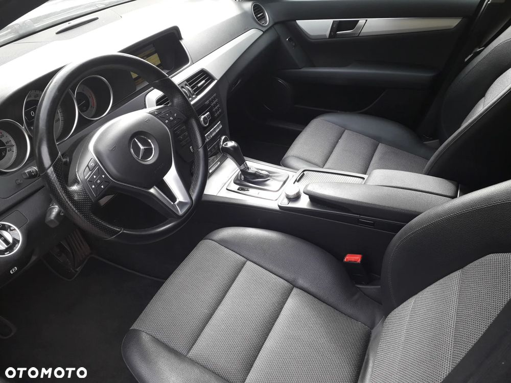 Mercedes-Benz Klasa C 220 CDI 4Matic 7G-TRONIC - 34
