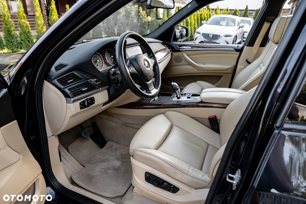 BMW X5 xDrive35d - 16