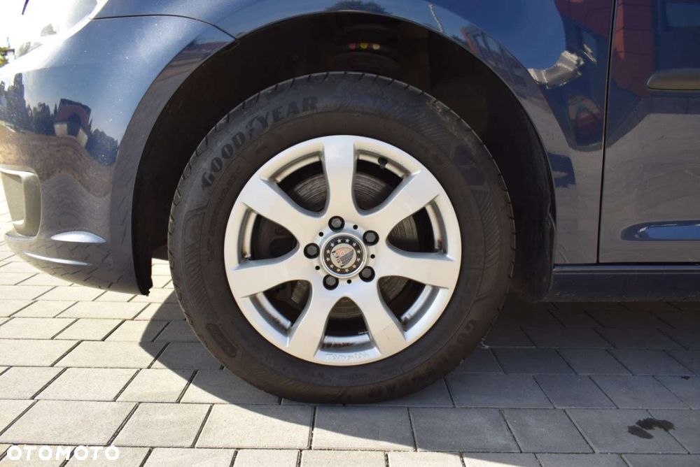 Volkswagen Touran - 32