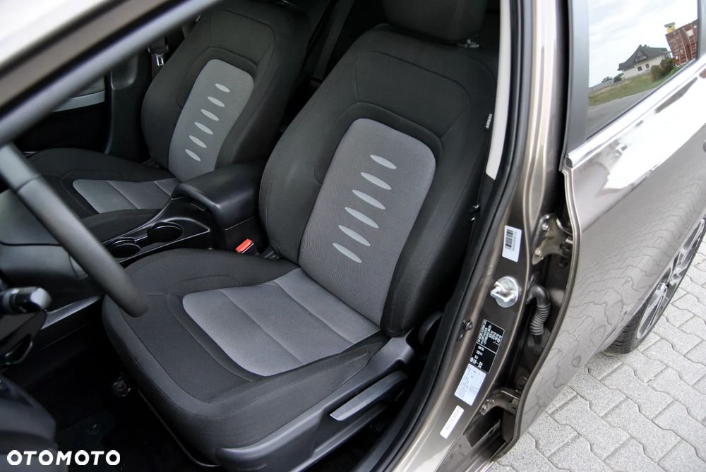 Kia Ceed 1.6 GDI Fifa World Cup Edition - 17