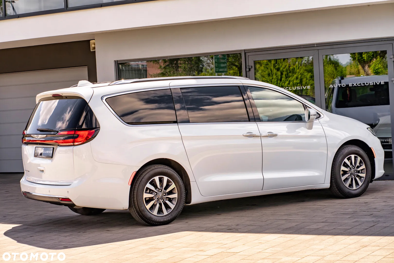 Chrysler Pacifica - 27