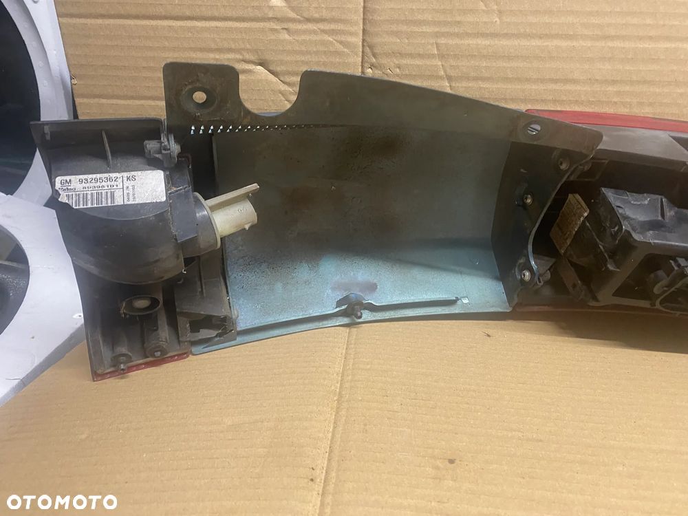 LAMPA TYLNA LEWA OPEL MERIVA A 93295362 - 5