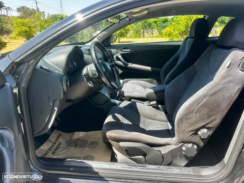 Alfa Romeo GT 1.9 JTD M-JET - 15