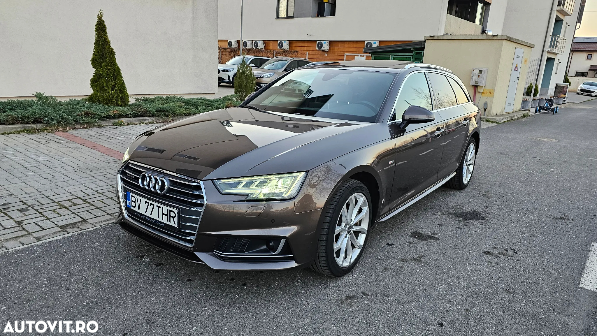 Audi A4 Avant 2.0 TFSI quattro S tronic - 4