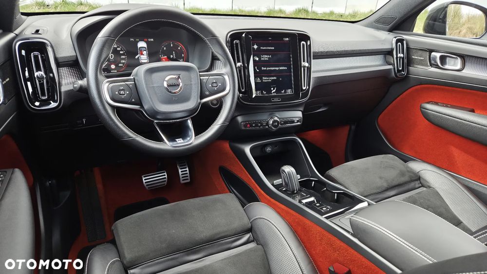 Volvo XC 40 D4 AWD R-Design (Intro Edition) - 27