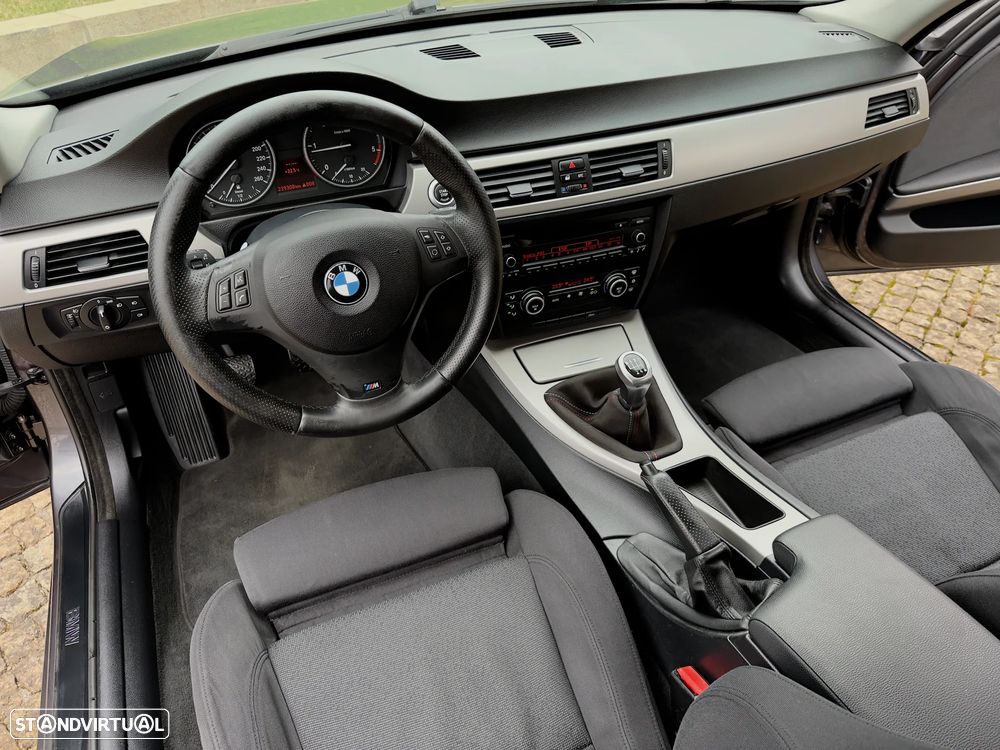 BMW 318 d Sport - 27
