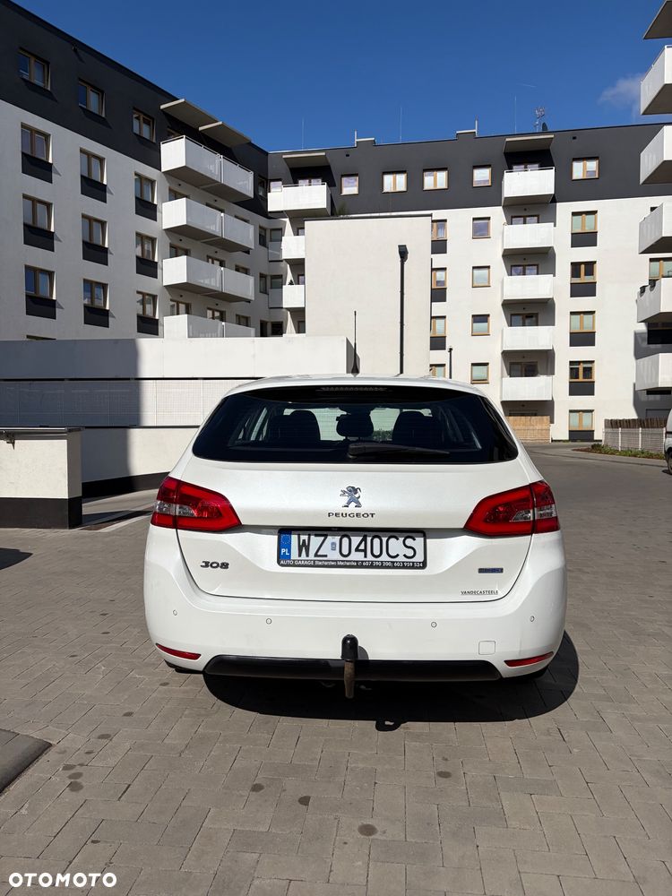 Peugeot 308 - 8