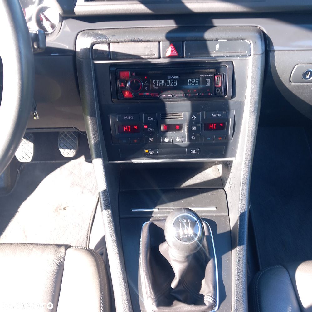 Audi A4 Limousine - 15