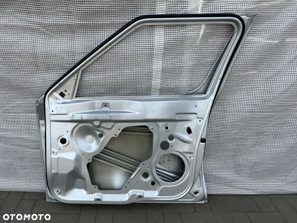 SKODA YETI 5L DRZWI PRZEDNIE PRAWE 5L0831312C - 3