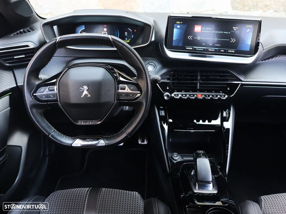 Peugeot e-208 GT - 11