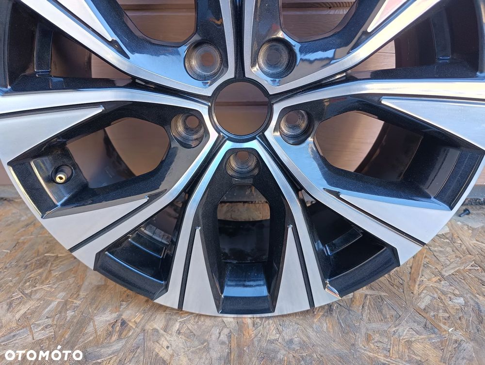 RENAULT CAPTUR II ARKANA 7x17 ET35 5x114,3 403001041R - 4