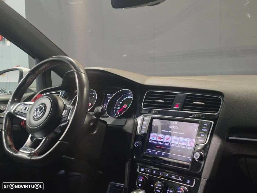 VW Golf 2.0 TSi GTi DSG Performance - 13