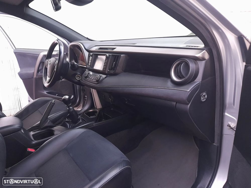 Toyota RAV4 2.0 D-4D Comfort+P.Sport - 13