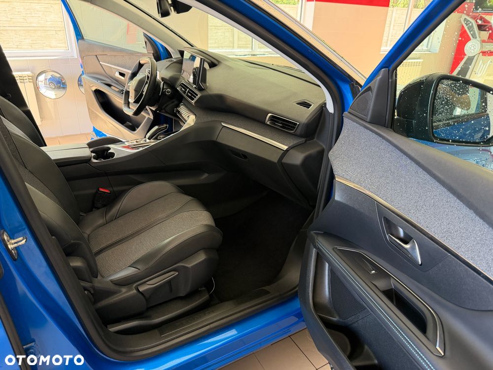 Peugeot 3008 1.2 PureTech Allure Pack S&S EAT8 - 17