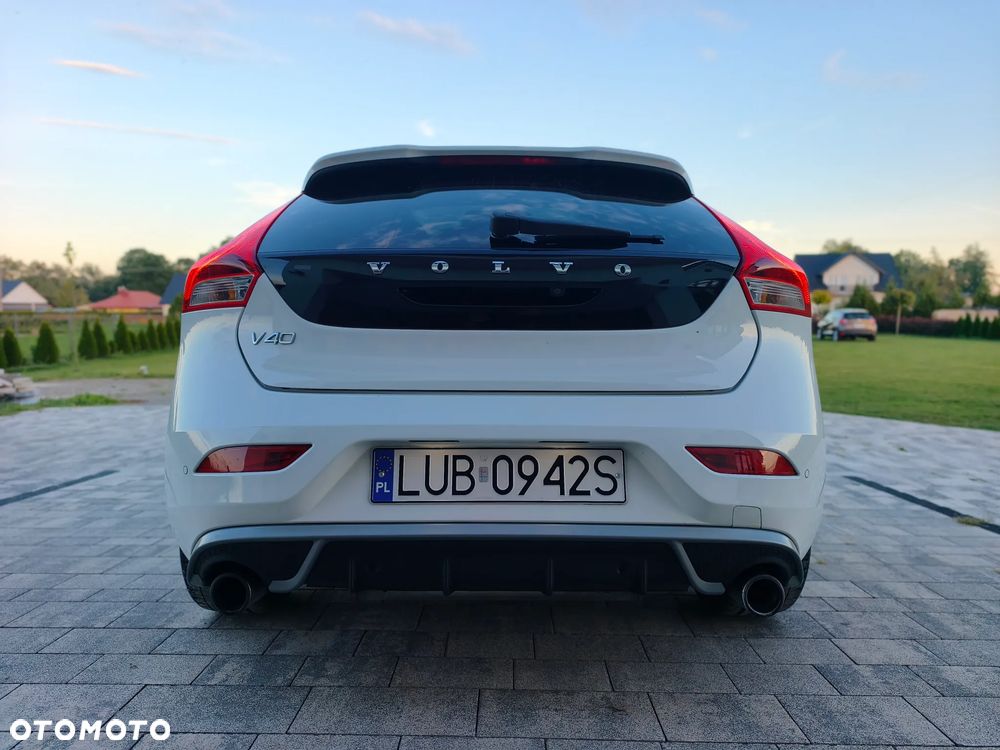 Volvo V40 T3 R-Design Momentum - 9