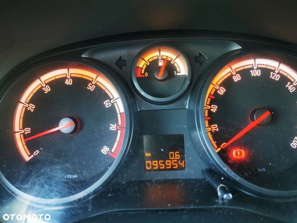 Opel Corsa 1.2 16V Cosmo - 8