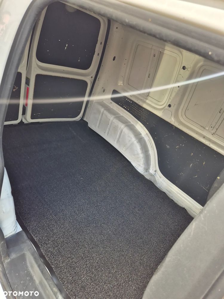 Volkswagen Caddy - 8