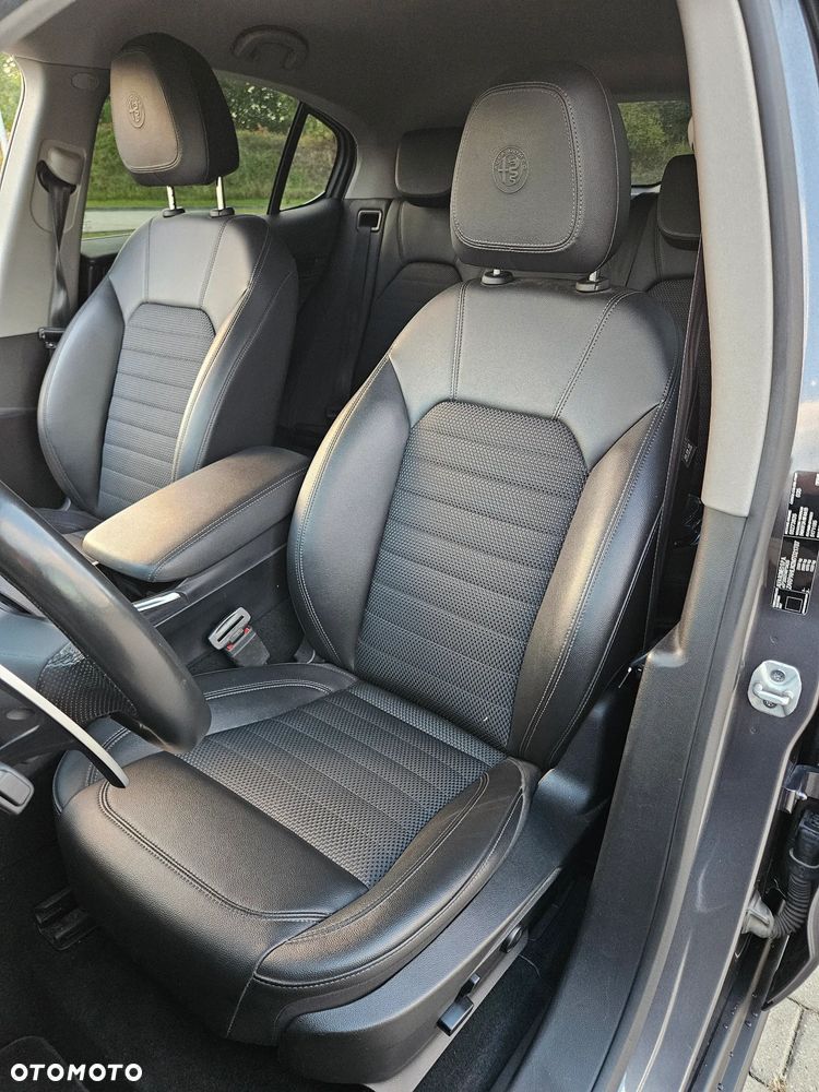 Alfa Romeo Stelvio 2.0 Turbo TI Q4 - 9