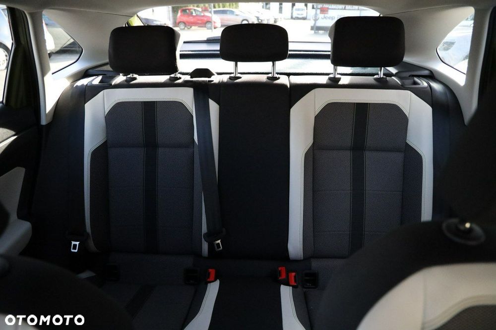 Volkswagen Taigo - 27