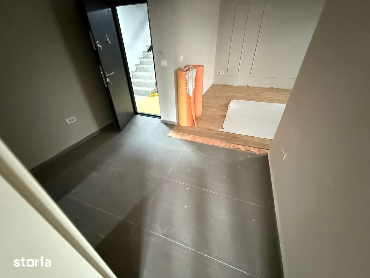 APARTAMENT CU O CAMERA SI GRADINA DE 30 MP - COMISION 0% — fotografia 3