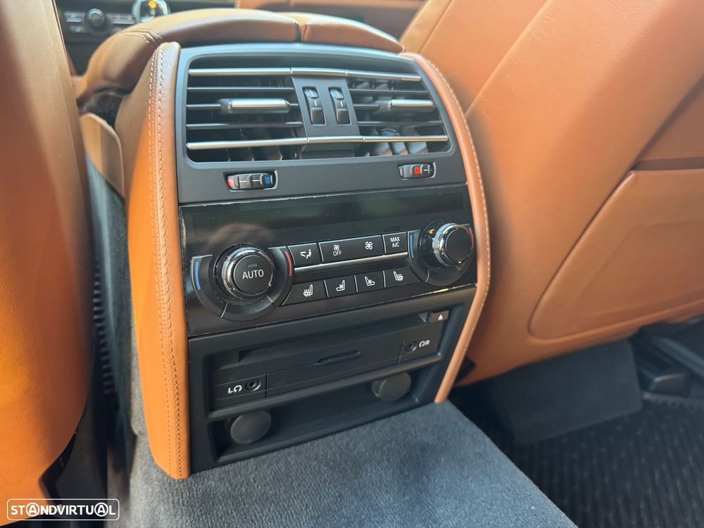 BMW 750 Li xDrive Pack M - 11