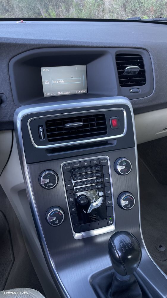 Volvo S60 2.0 D3 Momentum - 22