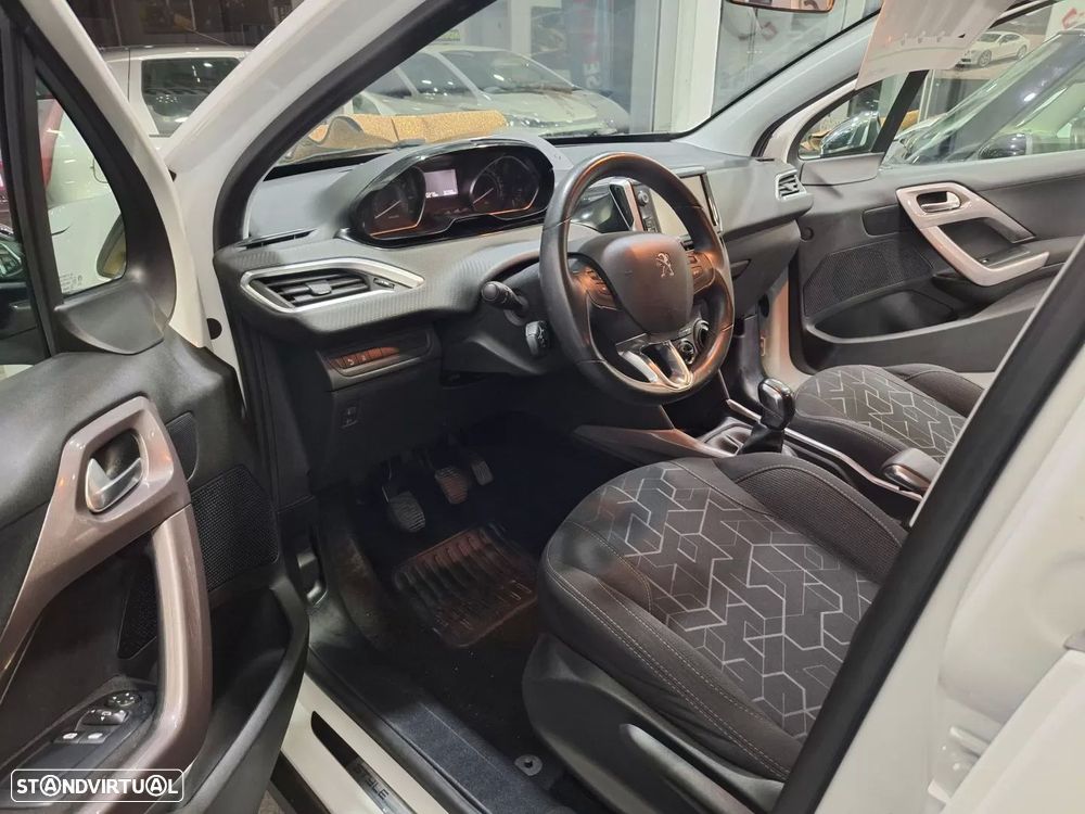 Peugeot 2008 82 VTI Allure - 3