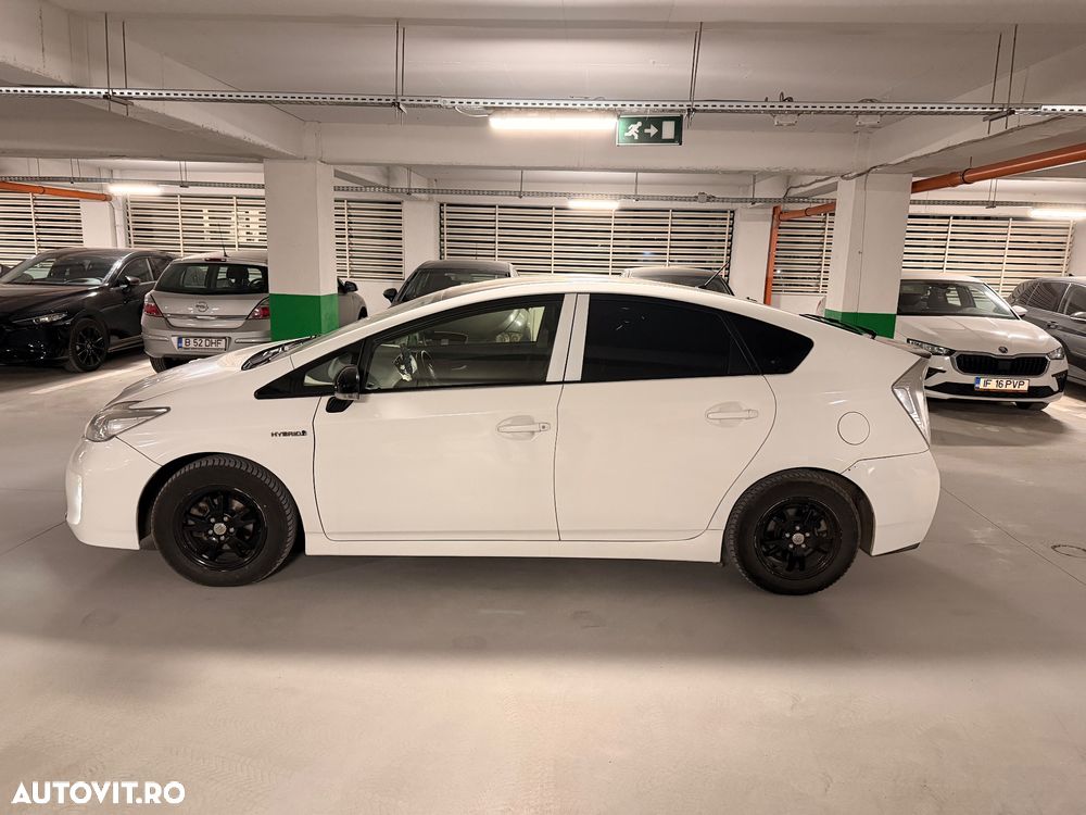 Toyota Prius (Hybrid) Luna - 3