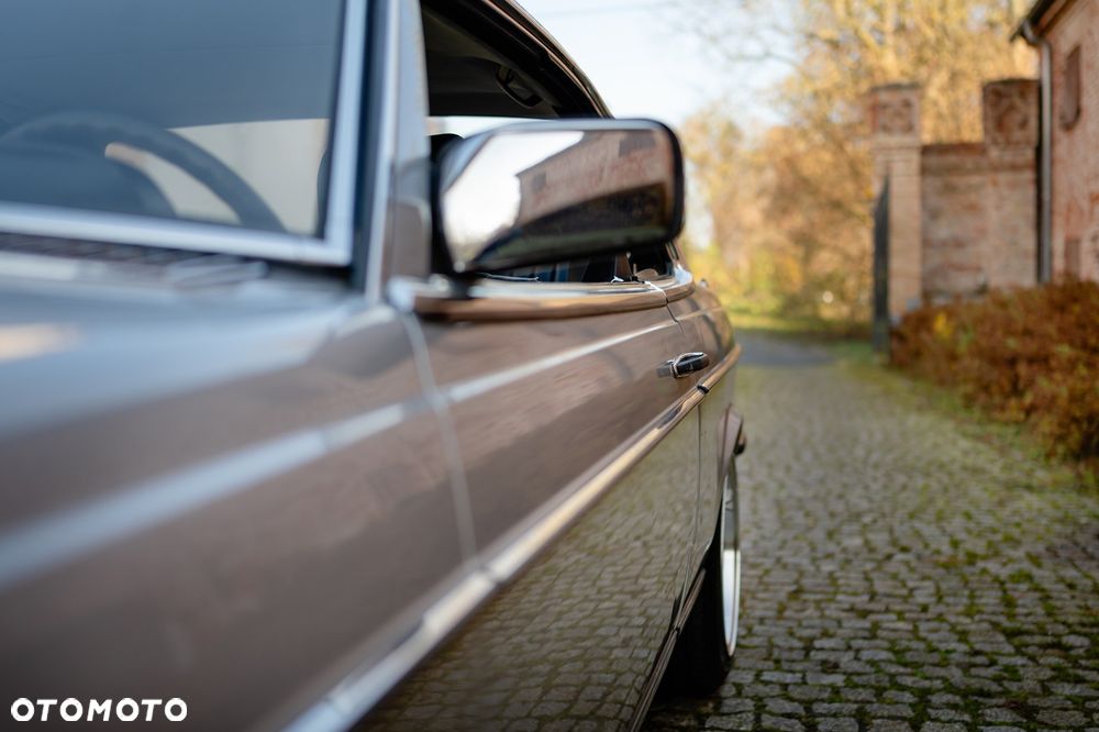 Mercedes-Benz W123 - 18