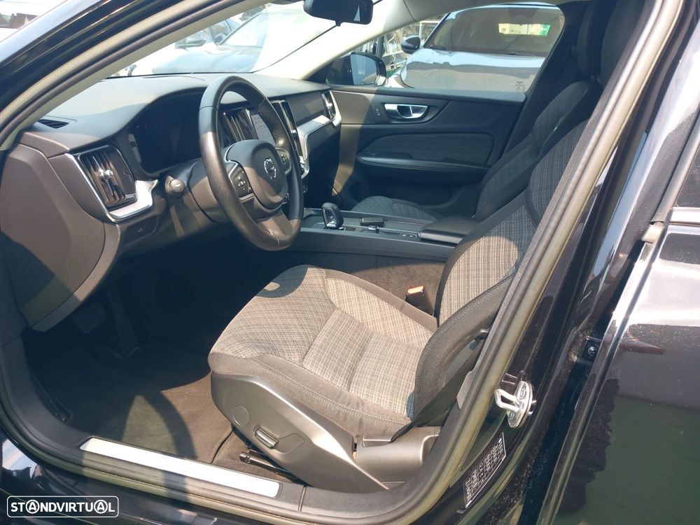 Volvo V60 2.0 D4 Momentum Geartronic - 8