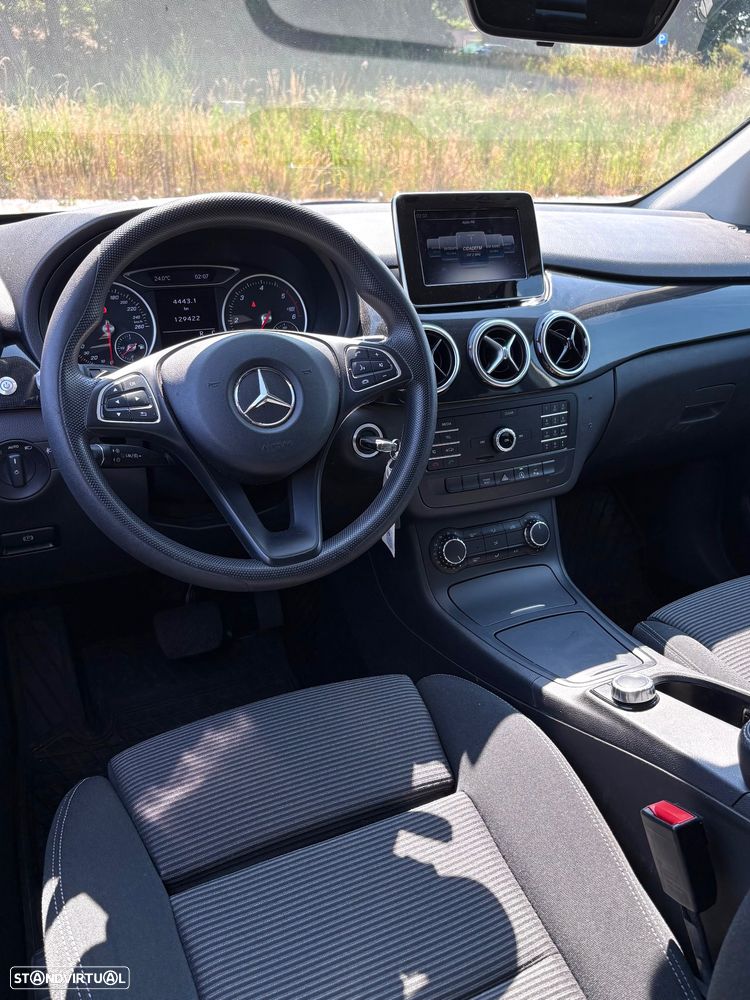 Mercedes-Benz B 220 - 5
