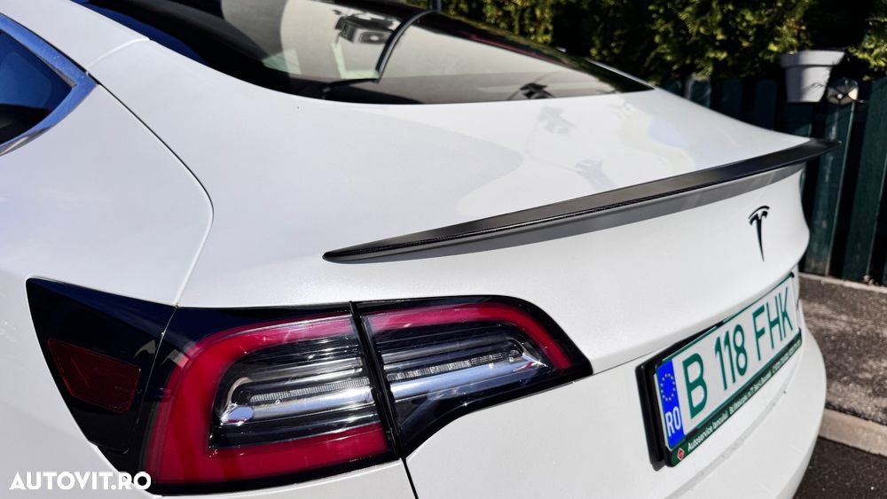 Tesla Model 3 - 16