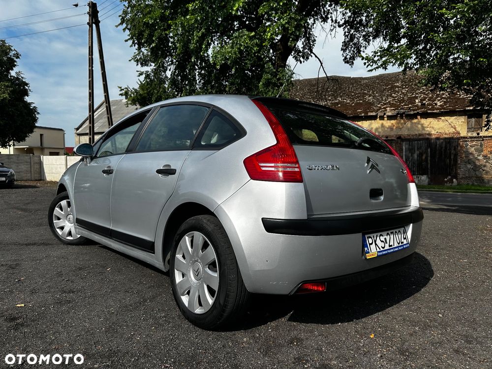 Citroën C4 1.6 16V Confort - 10