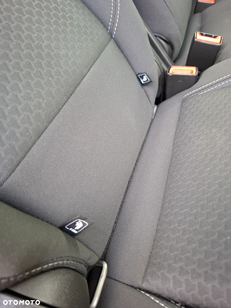 Ford Kuga - 17